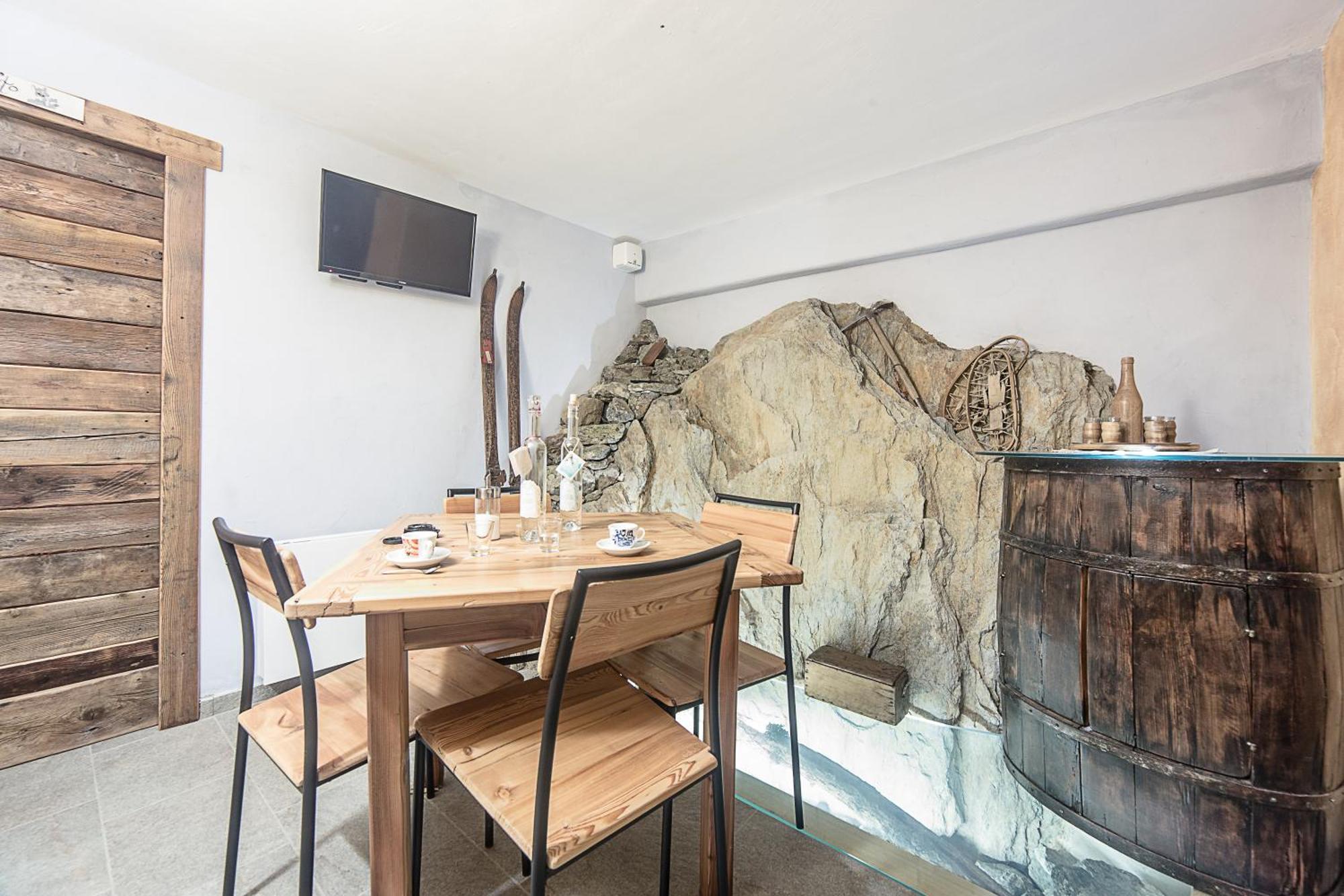 Alpe Rebelle Bed & Breakfast Bionaz Exterior photo